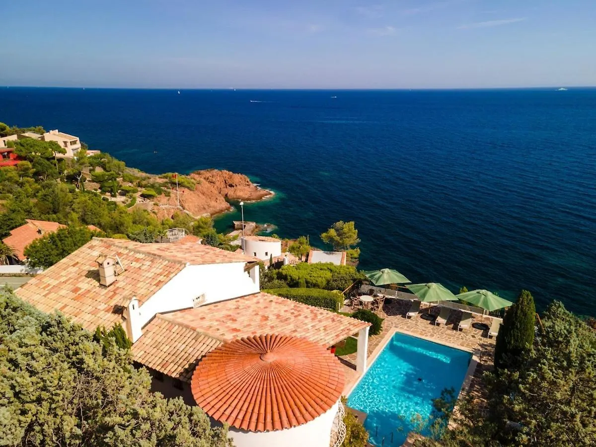 Villa Avec Vue Panoramique Et Piscine A Saint-Raphael