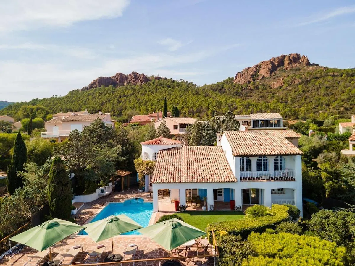Villa Avec Vue Panoramique Et Piscine A Saint-Raphael France