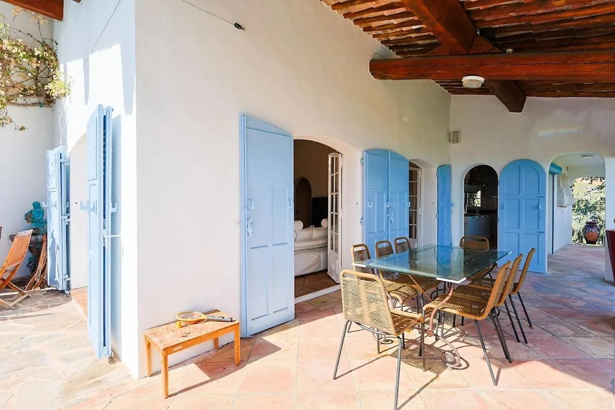 Villa Avec Vue Panoramique Et Piscine A Saint-Raphael