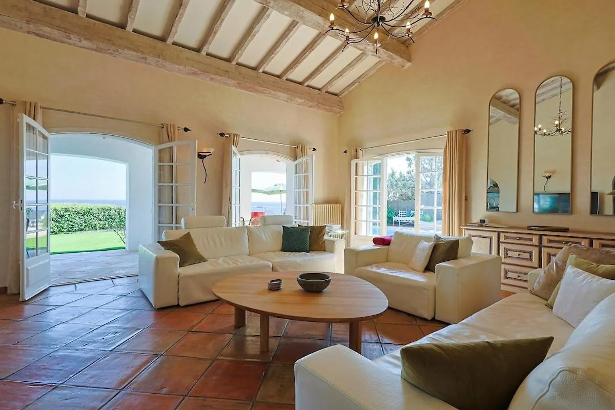 Villa Avec Vue Panoramique Et Piscine A Saint-Raphael