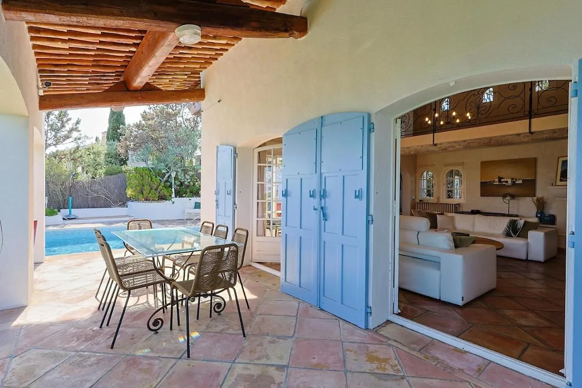 Villa Avec Vue Panoramique Et Piscine A Saint-Raphael Franciaország